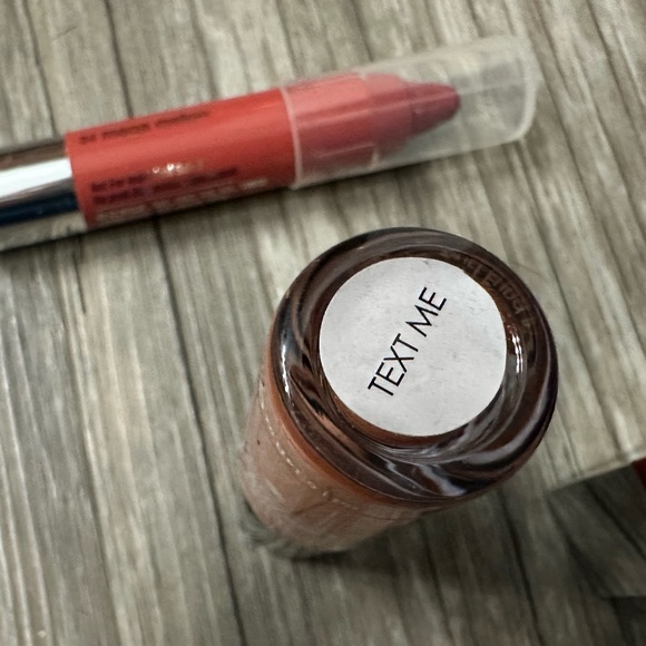 Brand New Lipsticks, Lip Gloss, Lip Crayon - Picture 3 of 5